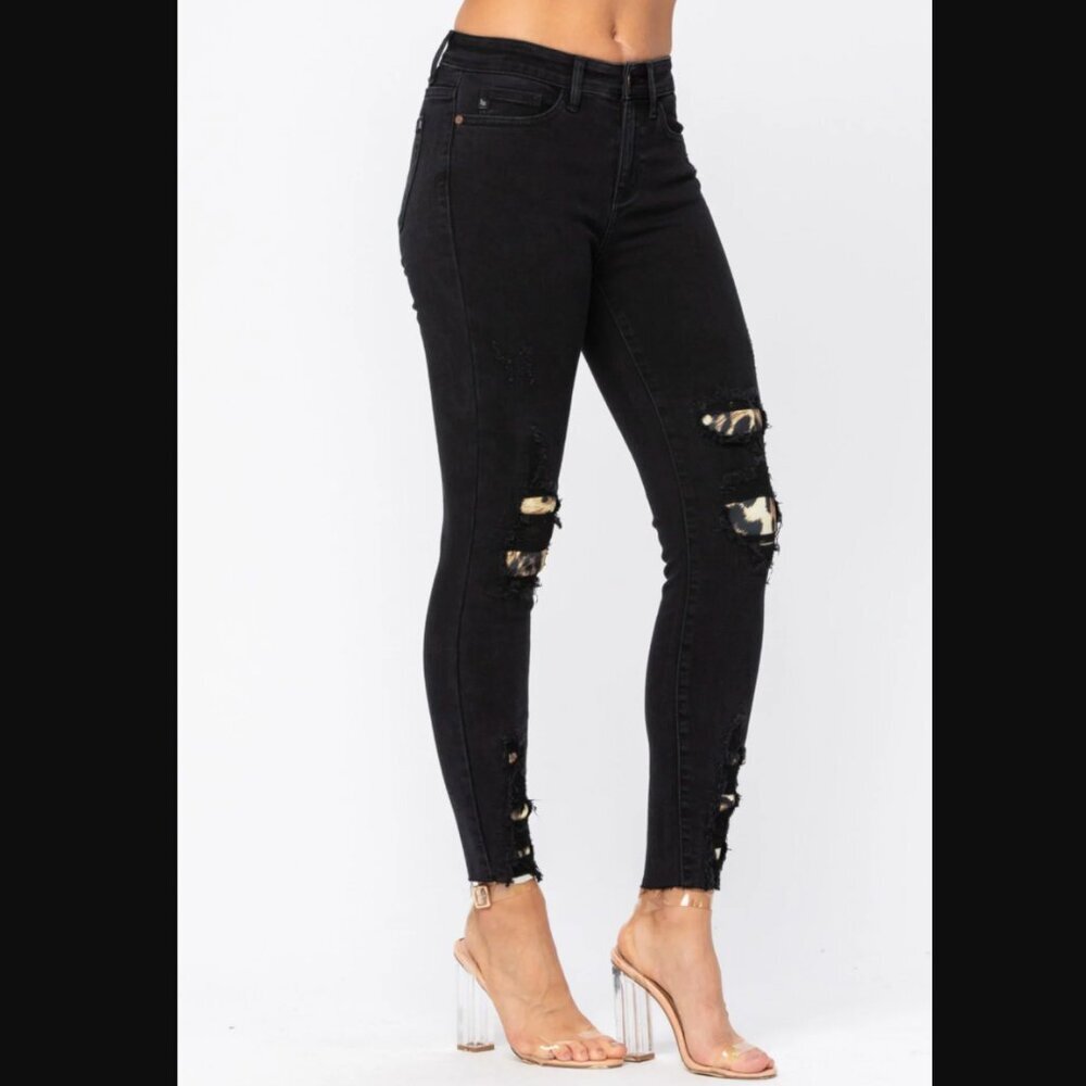 NWT - Judy Blue - Black Destroyed Animal Patch Skinny Jeans - Picture 3 of 5